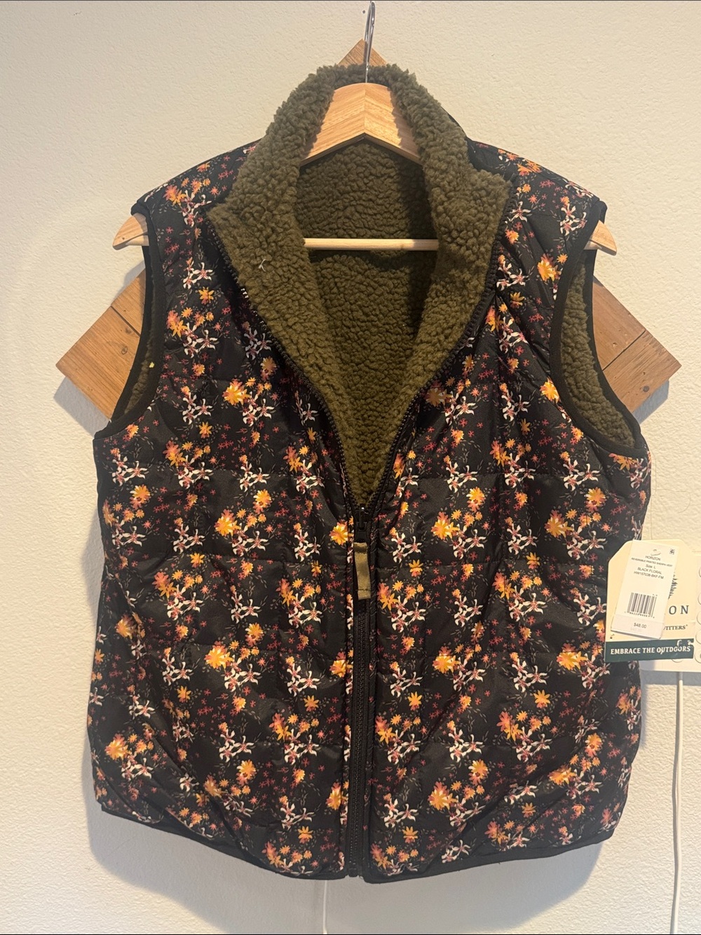 Horizon by Bass Creek Outfitters Floral and Sherpa Reversabel Vest NWT - Picture 1 of 4